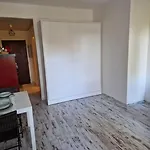 Dans Le Golf Apartment