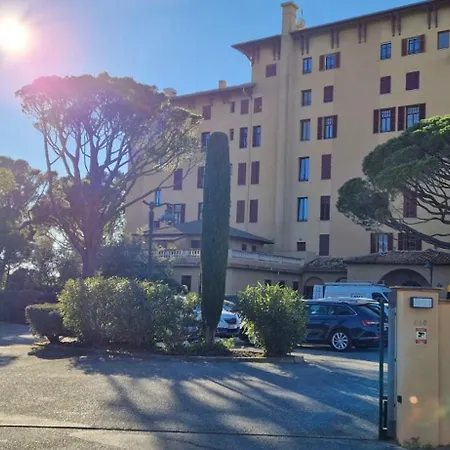 Apartamento Dans Le Golf Saint-Raphaël