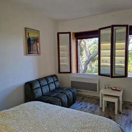 Dans Le Golf Apartman